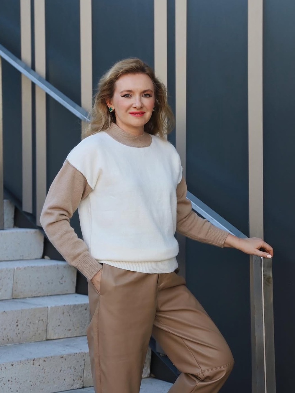 Ivory Taupe Colorblock Sweater Size S Mock Neck Drop Shoulder Knit Pullover